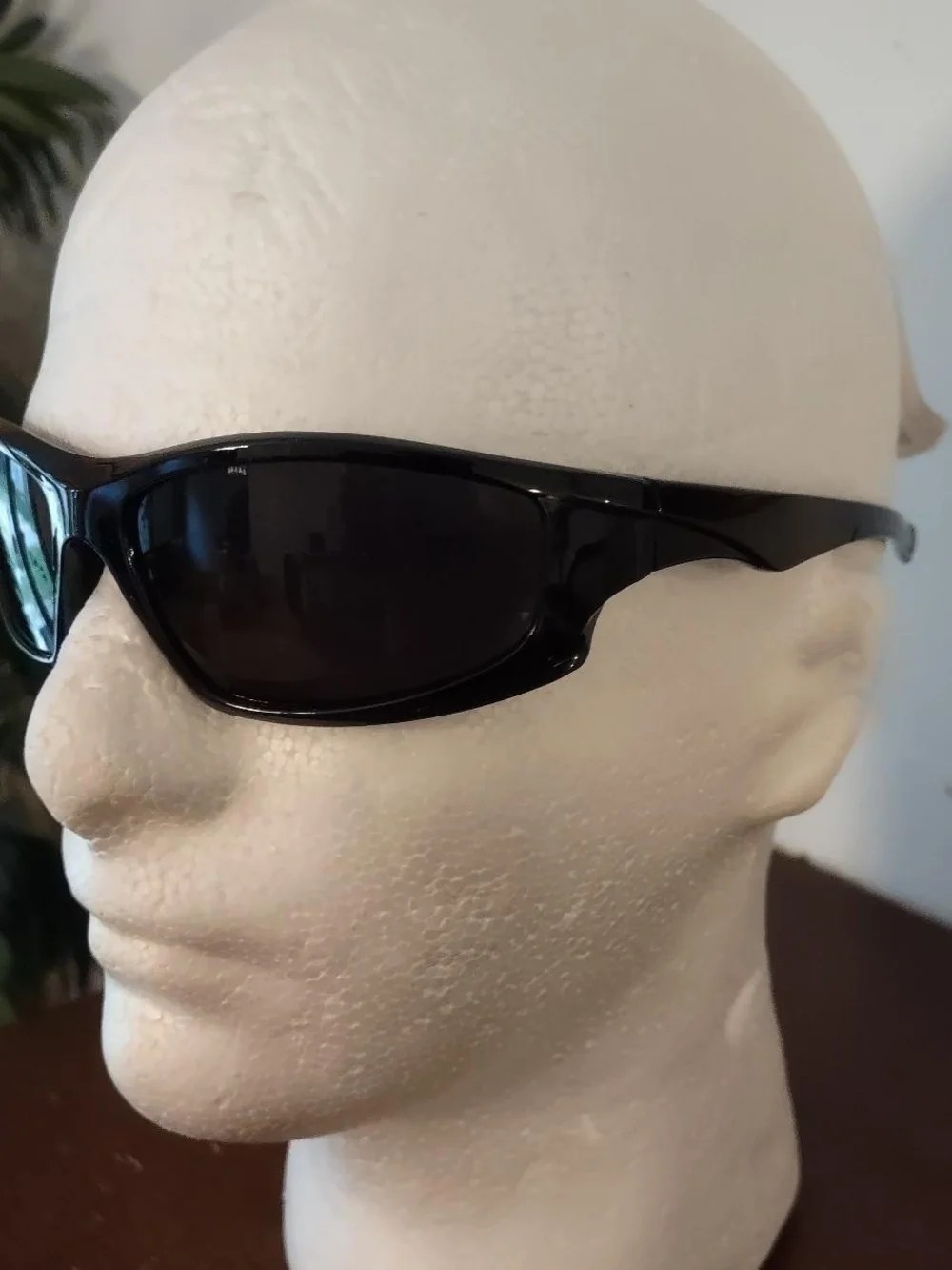 Black Y2K Wraparound sunglasses 🕶️